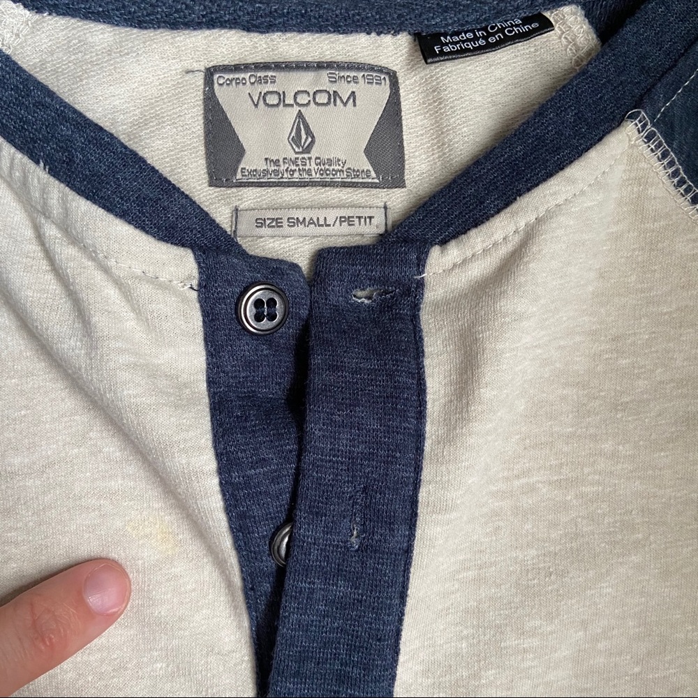 Volcom Shirt - Picture 3 of 4
